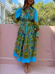 Langärmliges Kleid mit Cardigan und Schnürrevers im Ethno-Print