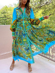 Langärmliges Kleid mit Cardigan und Schnürrevers im Ethno-Print