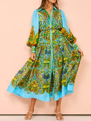 Langärmliges Kleid mit Cardigan und Schnürrevers im Ethno-Print