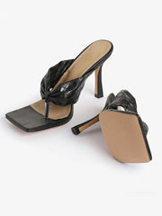 Sandalias de tacón alto con tiras brillantes