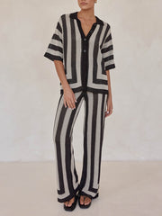 Schwarz-sandfarben gestreiftes Strickhemd