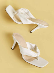 Sandalias de tacón alto con tiras brillantes