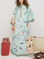 Modernes Maxikleid aus Satin mit Art Island-Print und Schlitz