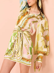 Einzigartiges bedrucktes Minikleid mit unregelmäßigen Knoten