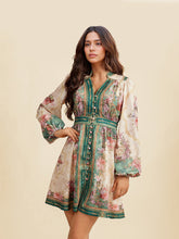 Vestido mini estampado con cuello en V estilo palacio retro