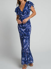 Maxikleid mit V-Ausschnitt und Flatterärmeln in Marineblau mit Wirbelmuster