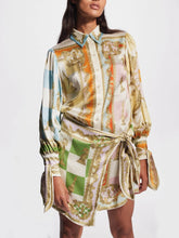 Vestido mini con nudo irregular y estampado único