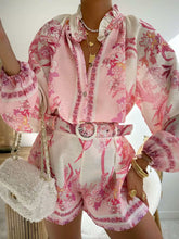Exquisites zweiteiliges Set aus Hemd und Shorts mit Blumendruck