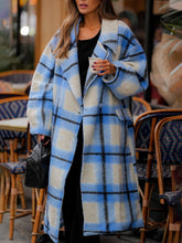 Moderner, klassischer Mantel mit Karomuster