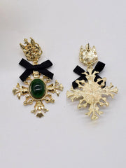 Pendientes vintage de cruz con lazo barroco