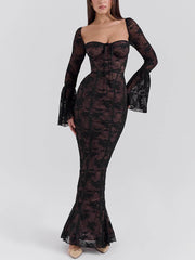 Zartes und elegantes schwarzes Langarm-Maxikleid aus Spitze