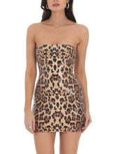 Minivestido sin tirantes con estampado de leopardo y lentejuelas