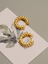 Pendientes en forma de U retorcida