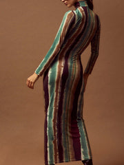 Enges Maxikleid im Vintage-Batik-Stil mit unregelmäßigem Streifenmuster