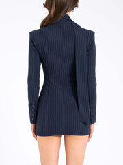 Vestido mini de traje a rayas de corte elegante