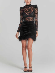 Elegantes, transparentes Minikleid mit Spitze und Hüfte