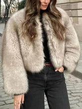 Kurzmantel aus toskanischem Pelz im Streetstyle