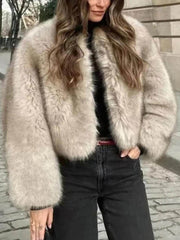 Kurzmantel aus toskanischem Pelz im Streetstyle