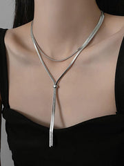 Collar de hueso de serpiente simple y versátil