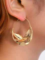 Pendientes europeos de cesta de flores irregulares