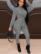 Conjunto de dos piezas de top y pantalón largo a cuadros