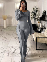 Pantalones acampanados de dos piezas con top corto