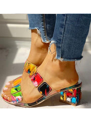 Sandalias gruesas con apliques coloridos