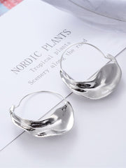 Pendientes europeos de cesta de flores irregulares