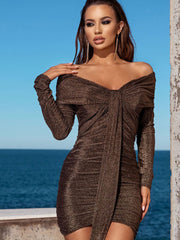 Minivestidos con hombros descubiertos y lazos brillantes