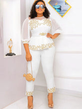 Conjunto de dos piezas con mangas de malla, top y pantalones de talla grande