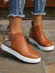Zapatillas de PU con parches de piel de serpiente