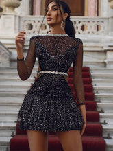 Glitzernde, langärmlige Minikleider aus Mesh und Patchwork