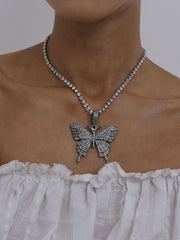 Collares europeos con colgante de mariposa y diamantes de imitación
