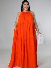 Neckholder-Ärmelloses Swing-Maxikleid mit Schnürung und Rüschen