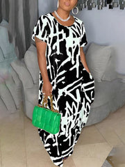 Stilvolles kurzärmliges Maxikleid mit Blumendruck in Übergröße