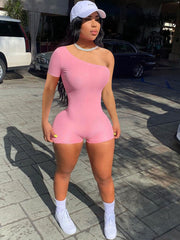 Kurzärmliger One-Shoulder-Jumpsuit mit Cut-Outs