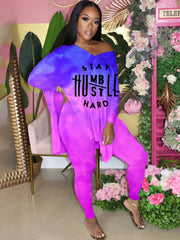 Dos piezas: top con estampado de letras tie-dye y pantalones ajustados