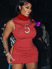 Vestido mini ajustado con estampado de letras sin mangas