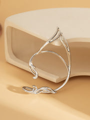 Ganchos para orejas con recortes geométricos minimalistas