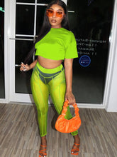 Conjunto de dos piezas de top corto y pantalones largos de malla