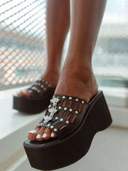 Sandalias de plataforma con decoración de abejas