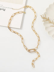 Minimalistische Halsketten mit ausgehöhlten Strasssteinen