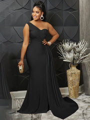 Einschultriges, plissiertes, figurbetontes Maxikleid