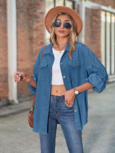 Chaqueta con botones y mangas acampanadas