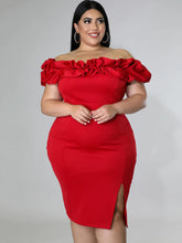 Schulterfreies, ärmelloses, figurbetontes Minikleid mit Rüschen