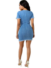 Denim-Minikleid mit kurzen Ärmeln und zerrissener Quaste