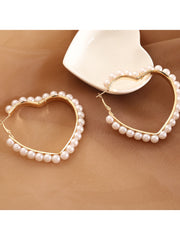 Pendientes minimalistas de perla con forma de corazón