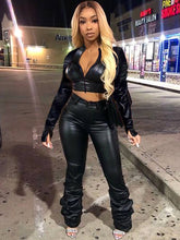 Conjunto de dos piezas de chaqueta corta de cuero y pantalones largos ajustados