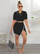 Top corto sin espalda con solapa y minifalda con abertura