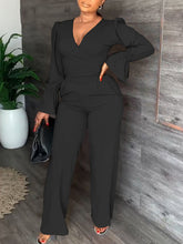 Conjunto de dos piezas con mangas acampanadas y pantalones largos